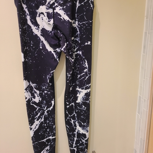 L'urv marvelous marble 3/4 legging - Picture 3 of 4